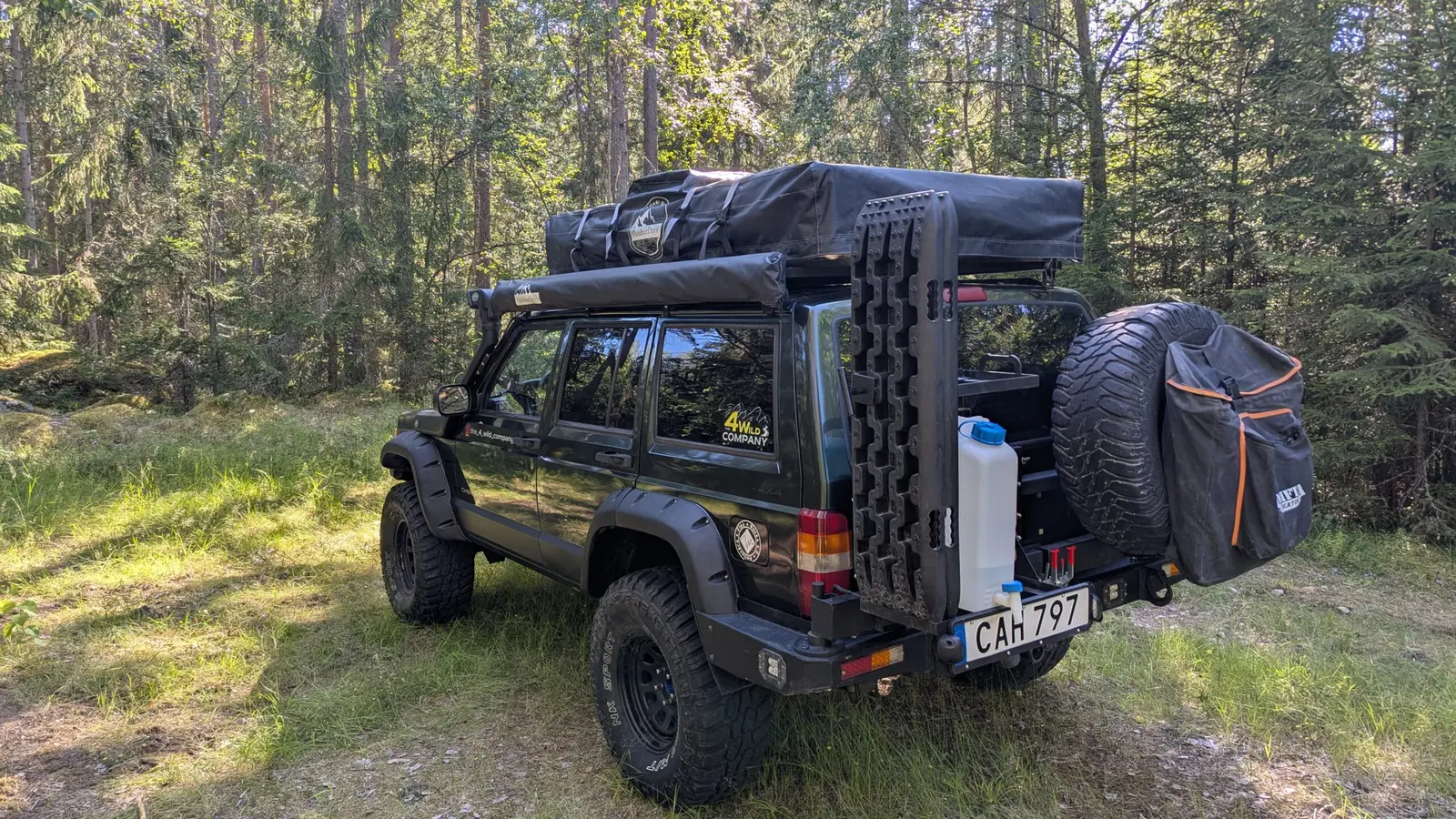 Rear with spare wheel
