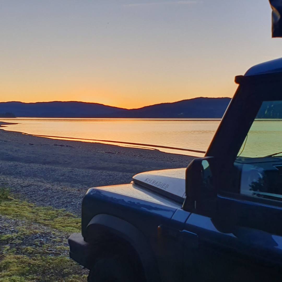 Grenadier Jeep 4x4 with ikamper rooftop tent on Vildmarkvägen route in Sweden