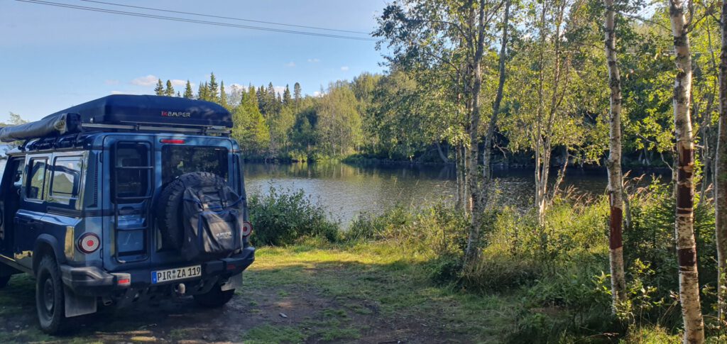 Grenadier Jeep with iKamper rooftop tent in Sweden